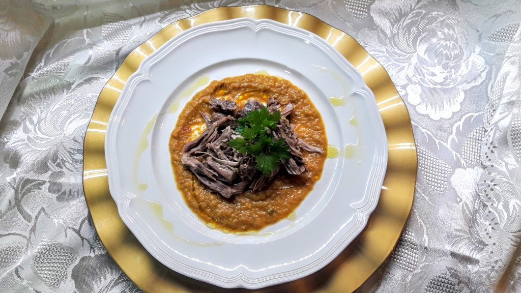 Straccetti de bœuf bouilli avec os