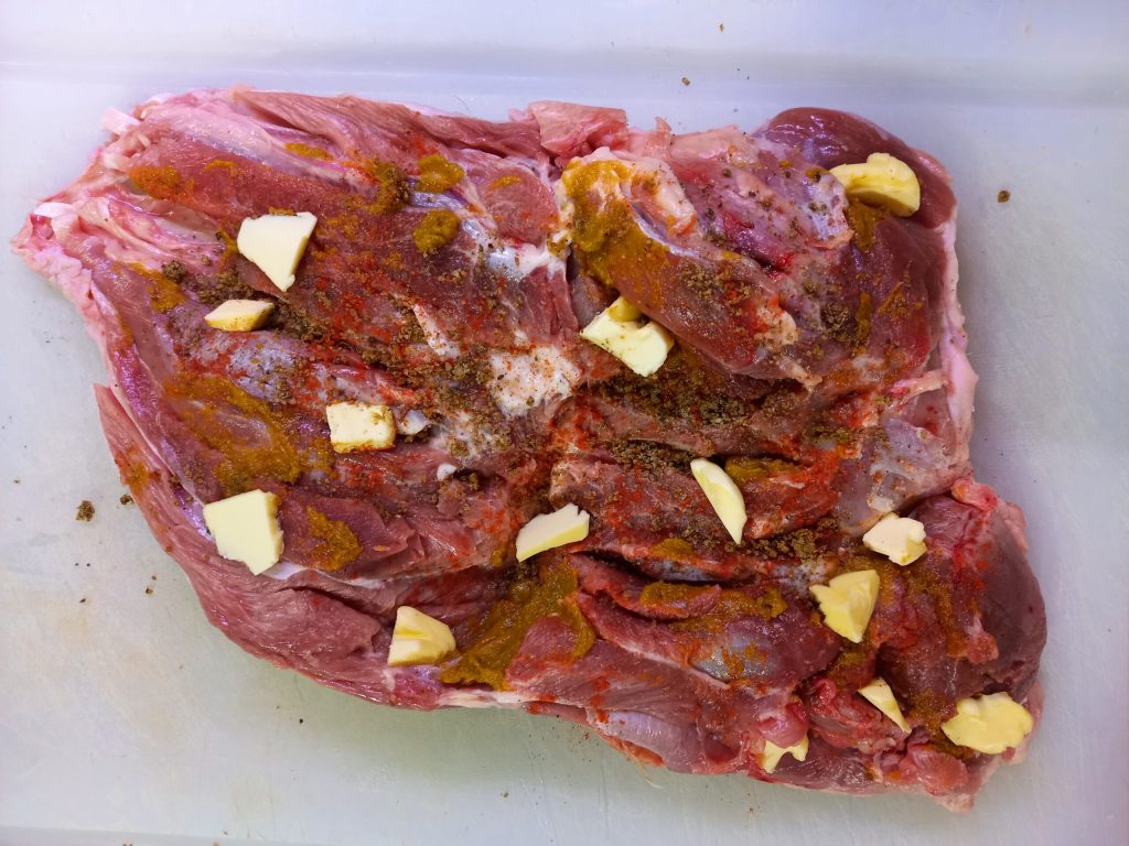 Cuisse de dinde farcie et rôtie au four