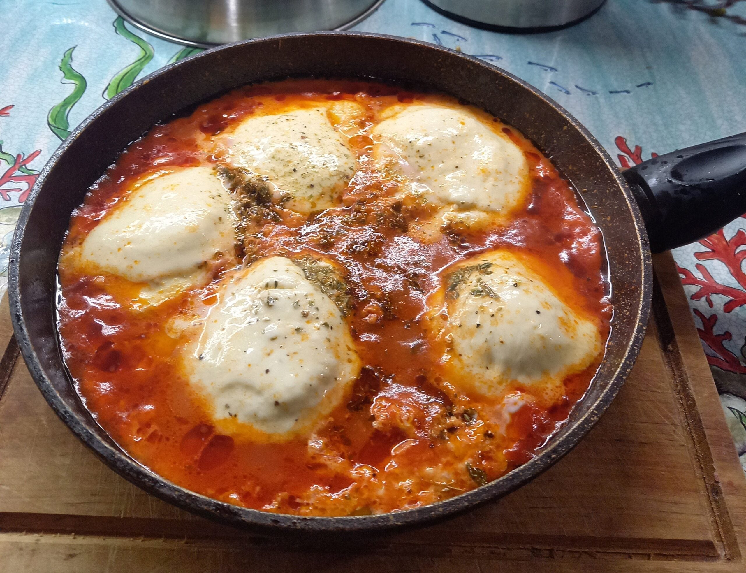 Œufs à la pizzaiola à la poêle et avec le Bimby