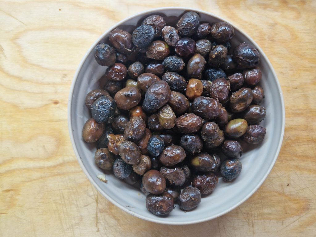 Les olives noires séchées Messinaises