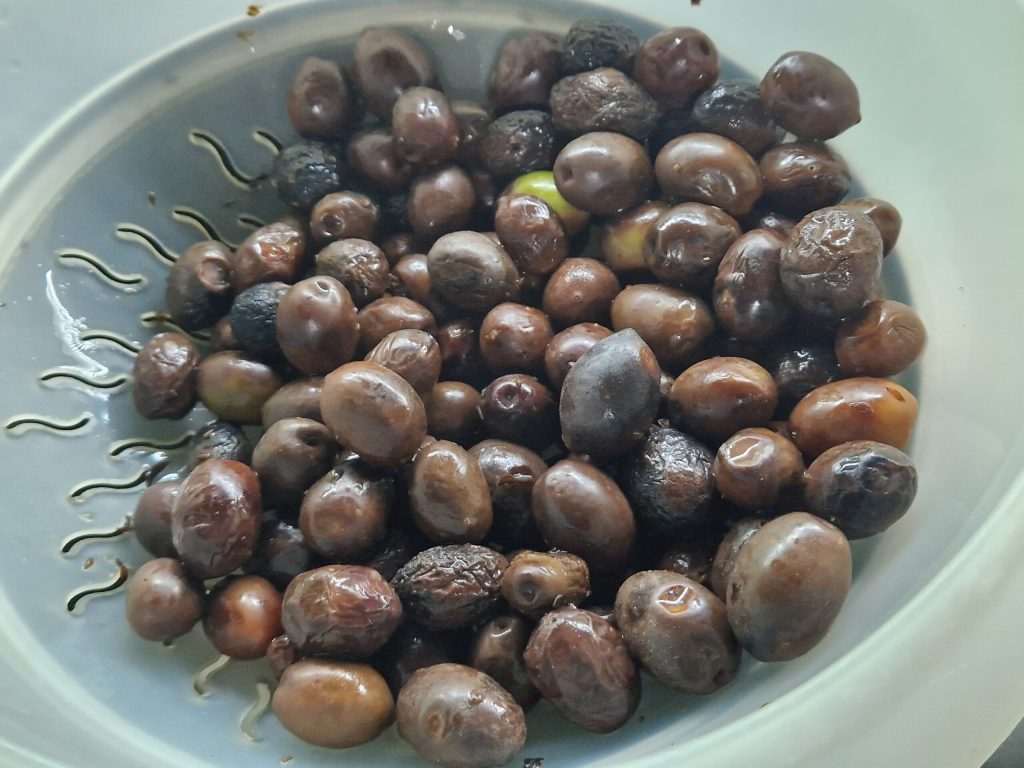 Les olives noires séchées Messinaises