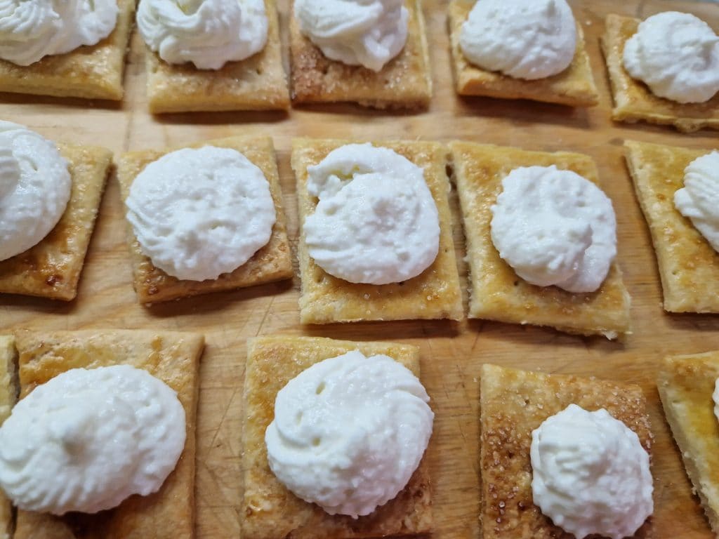 Les petits gâteaux de brisée et ricotta rapides