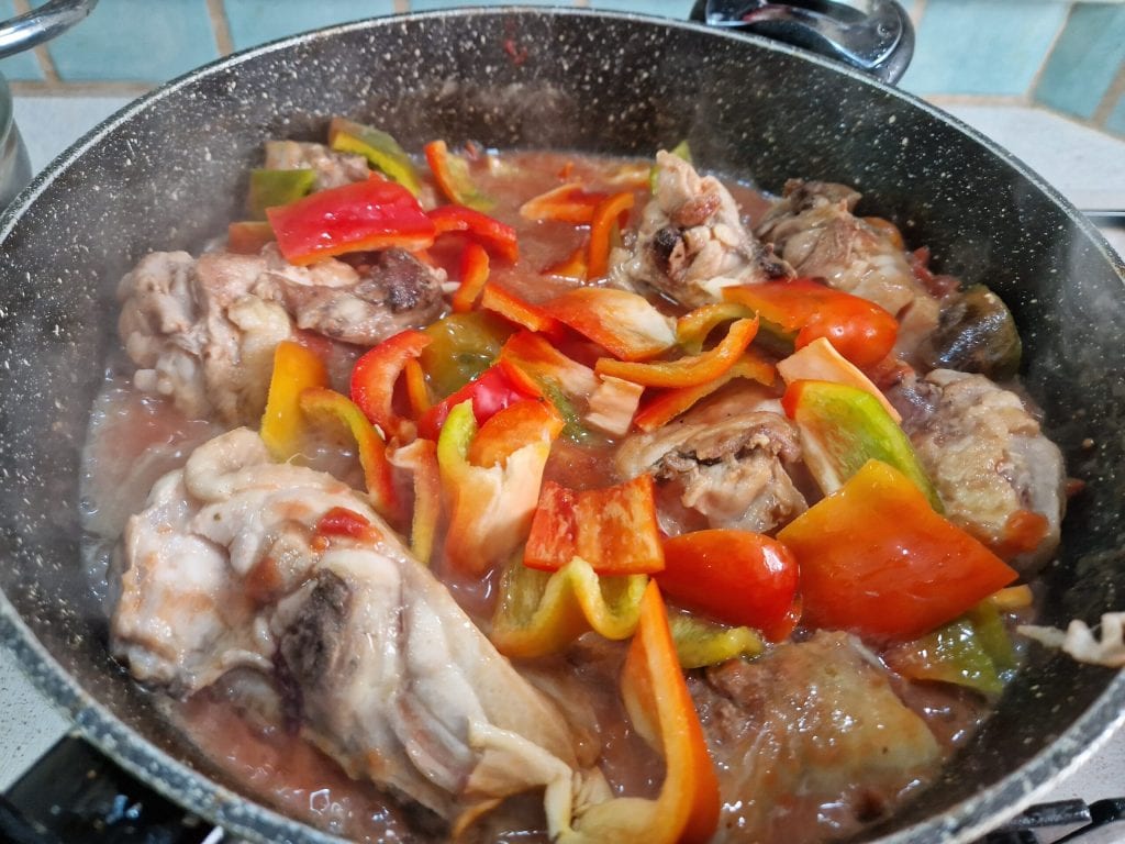 Le poulet aux poivrons à la romaine