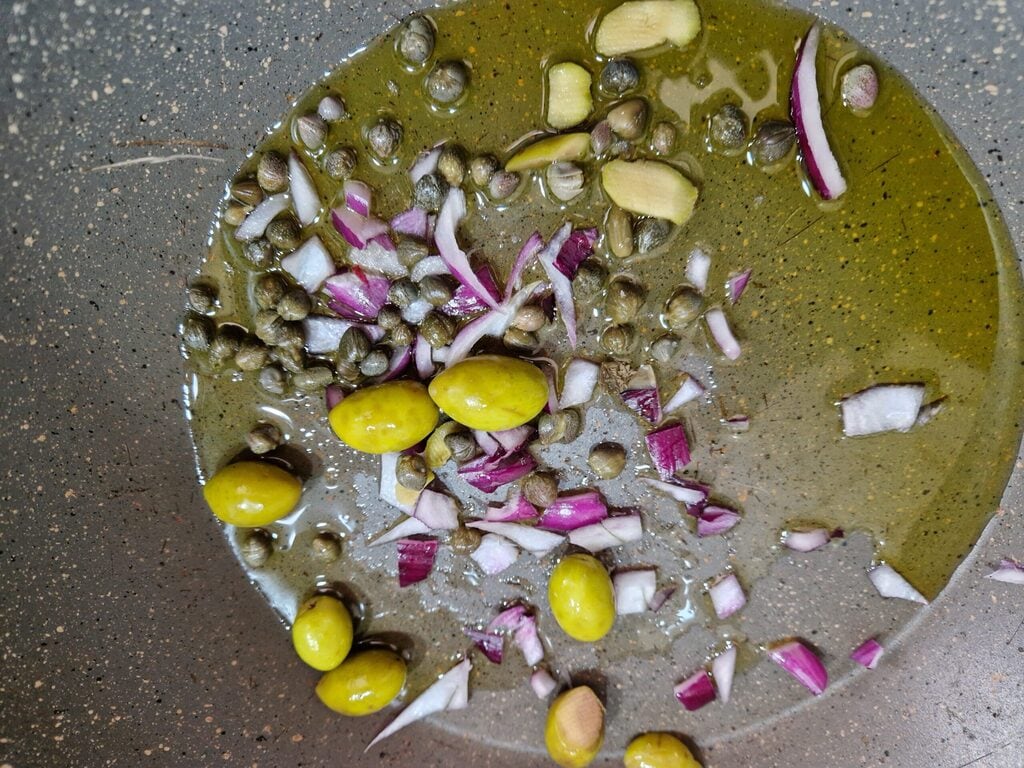 oignon câpres olives