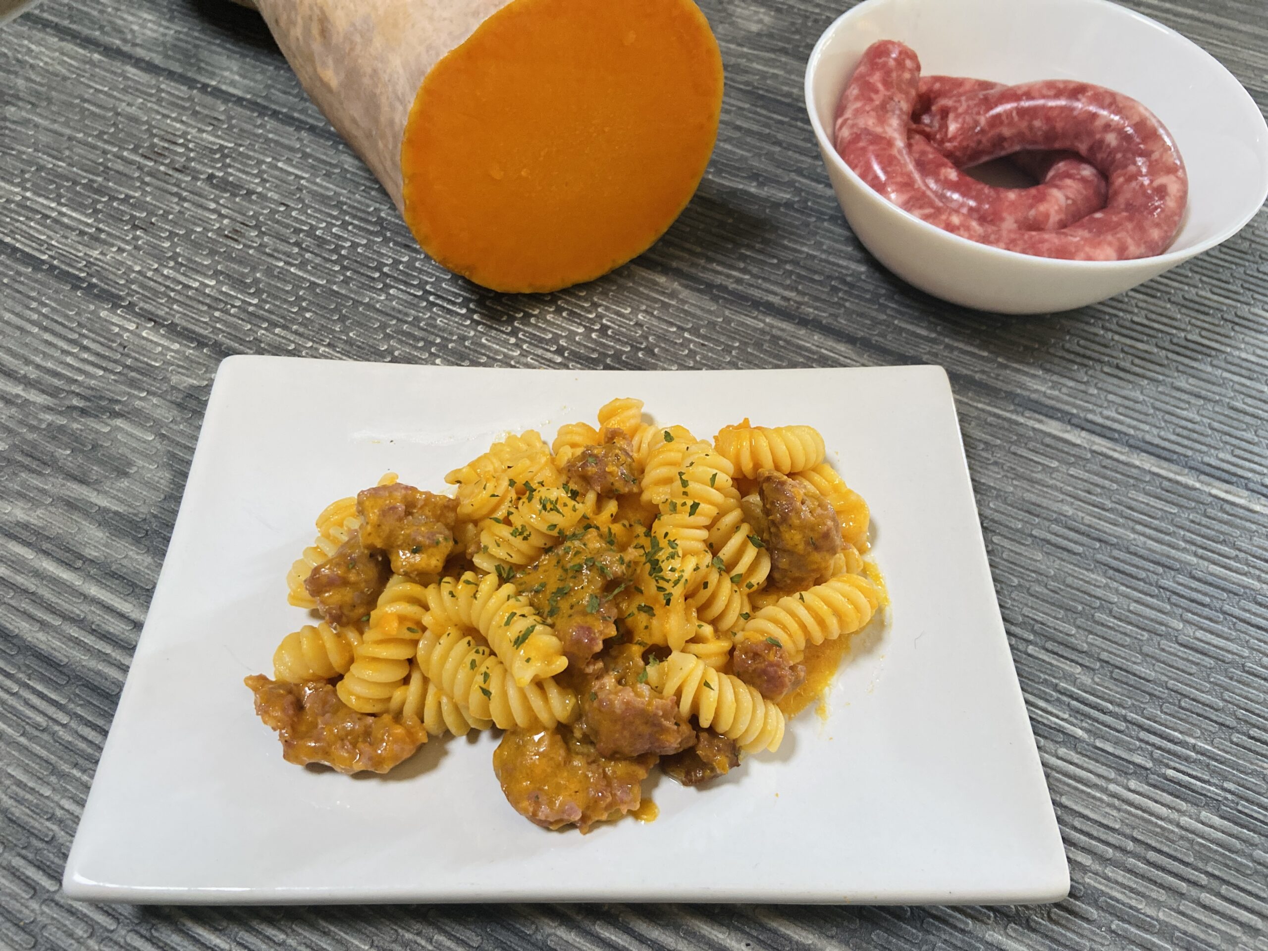 Fusilli à la courge et à la saucisse crémeux