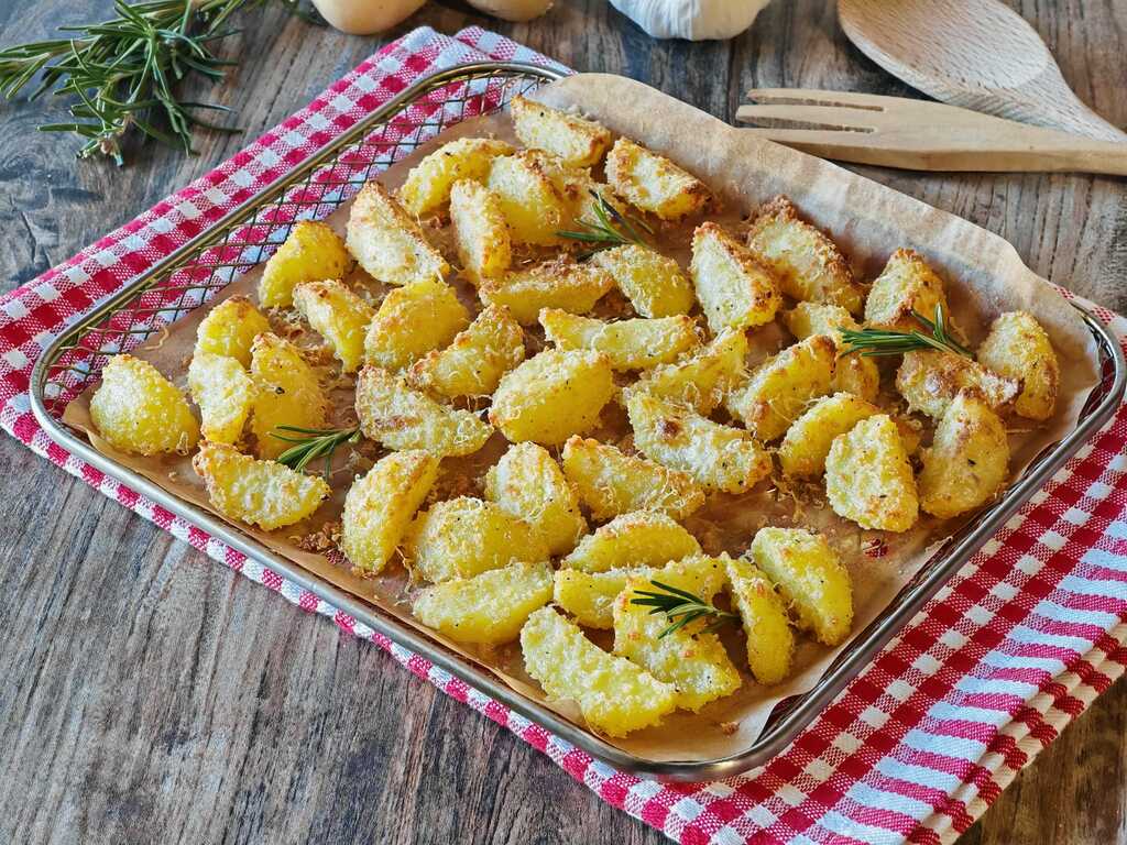 Pommes de terre sablées à la friteuse à air