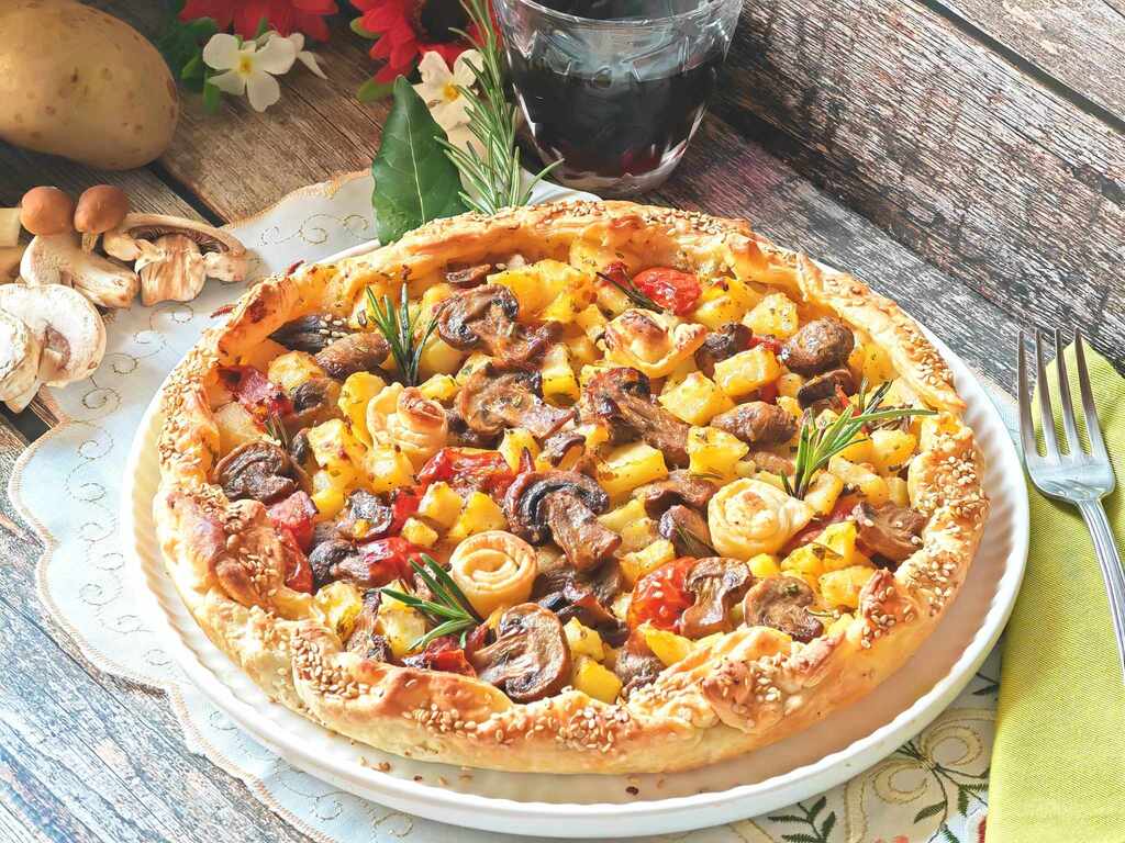 Tarte salée aux pommes de terre et champignons