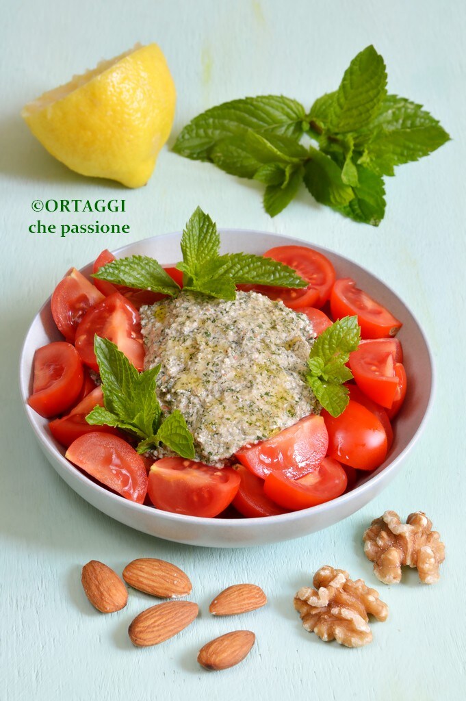 pesto à la menthe et tomates cerises