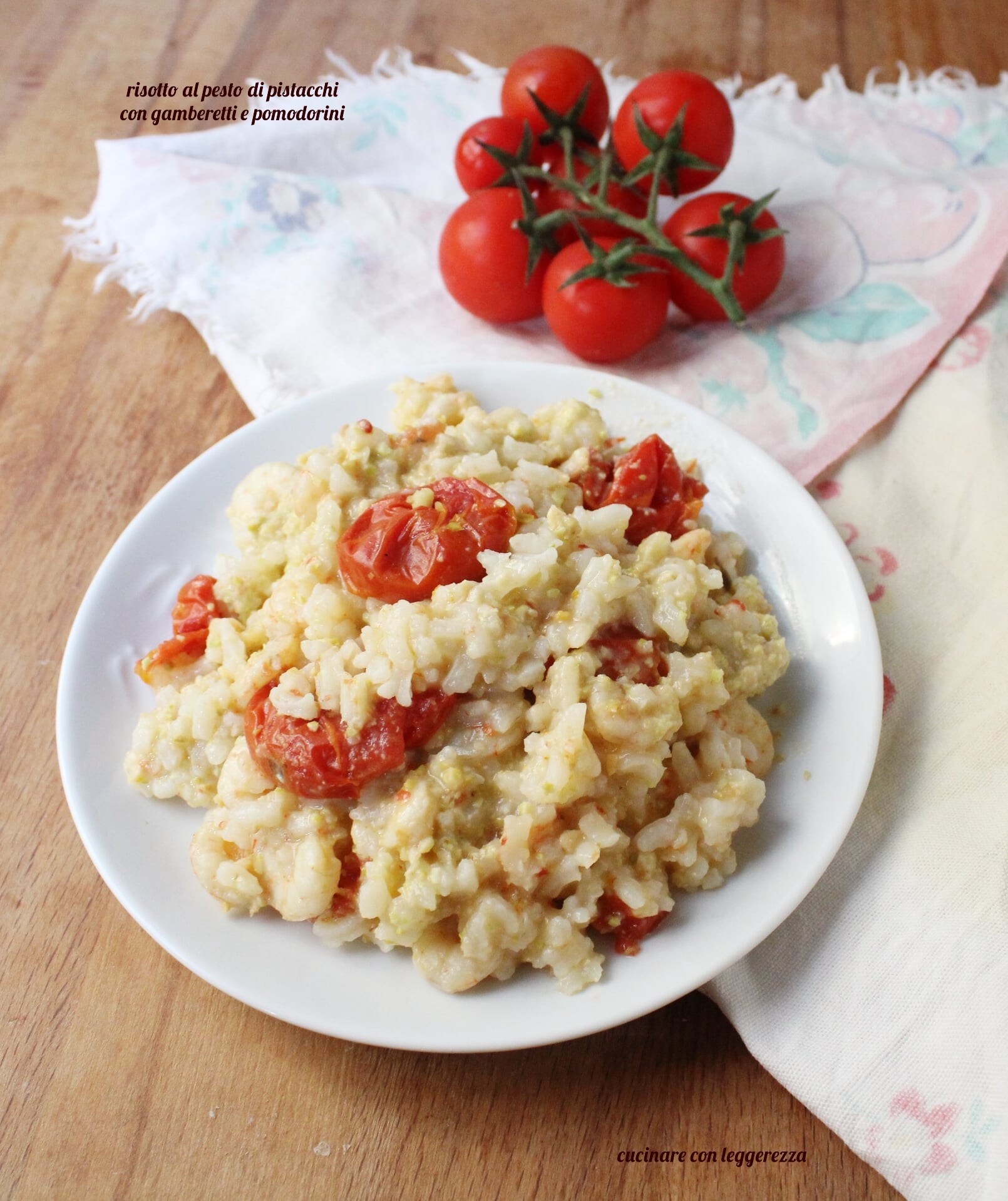 Risotto au pesto de pistaches avec crevettes et tomates cerises