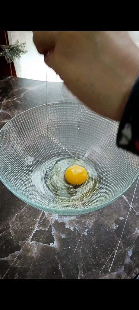 Œuf dans le bol