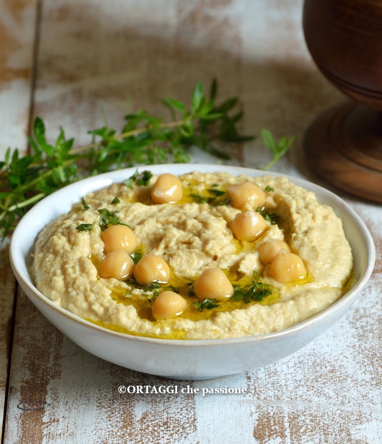 Houmous de pois chiches secs pour une cuisine végétale et botanique