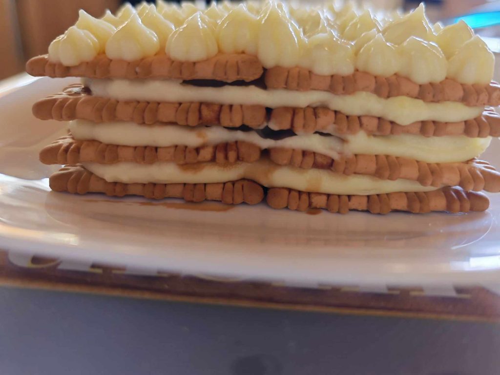 Bûche de biscuits et crème