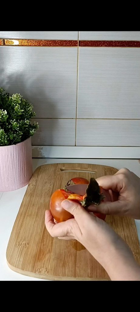 Éplucher les kakis