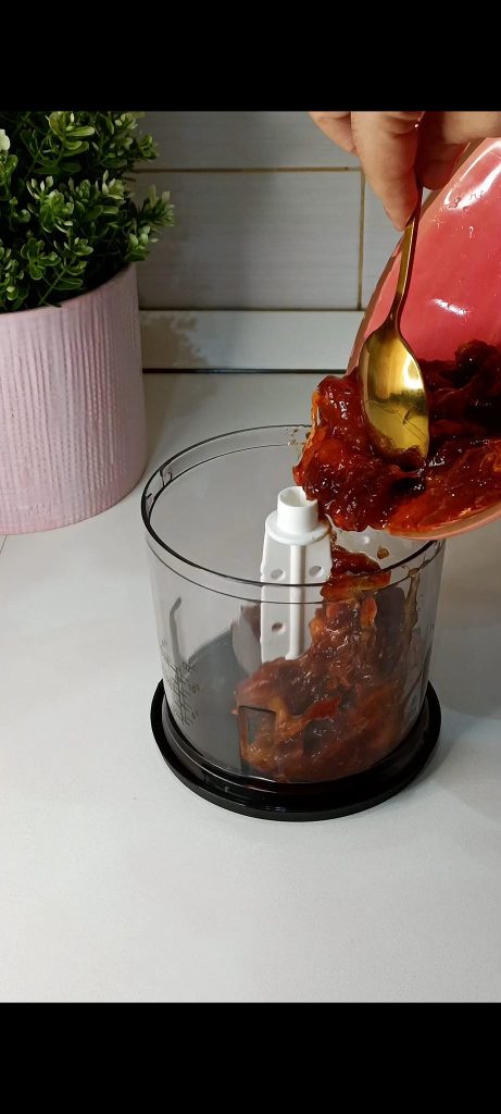 Mettre la pulpe dans le mixeur