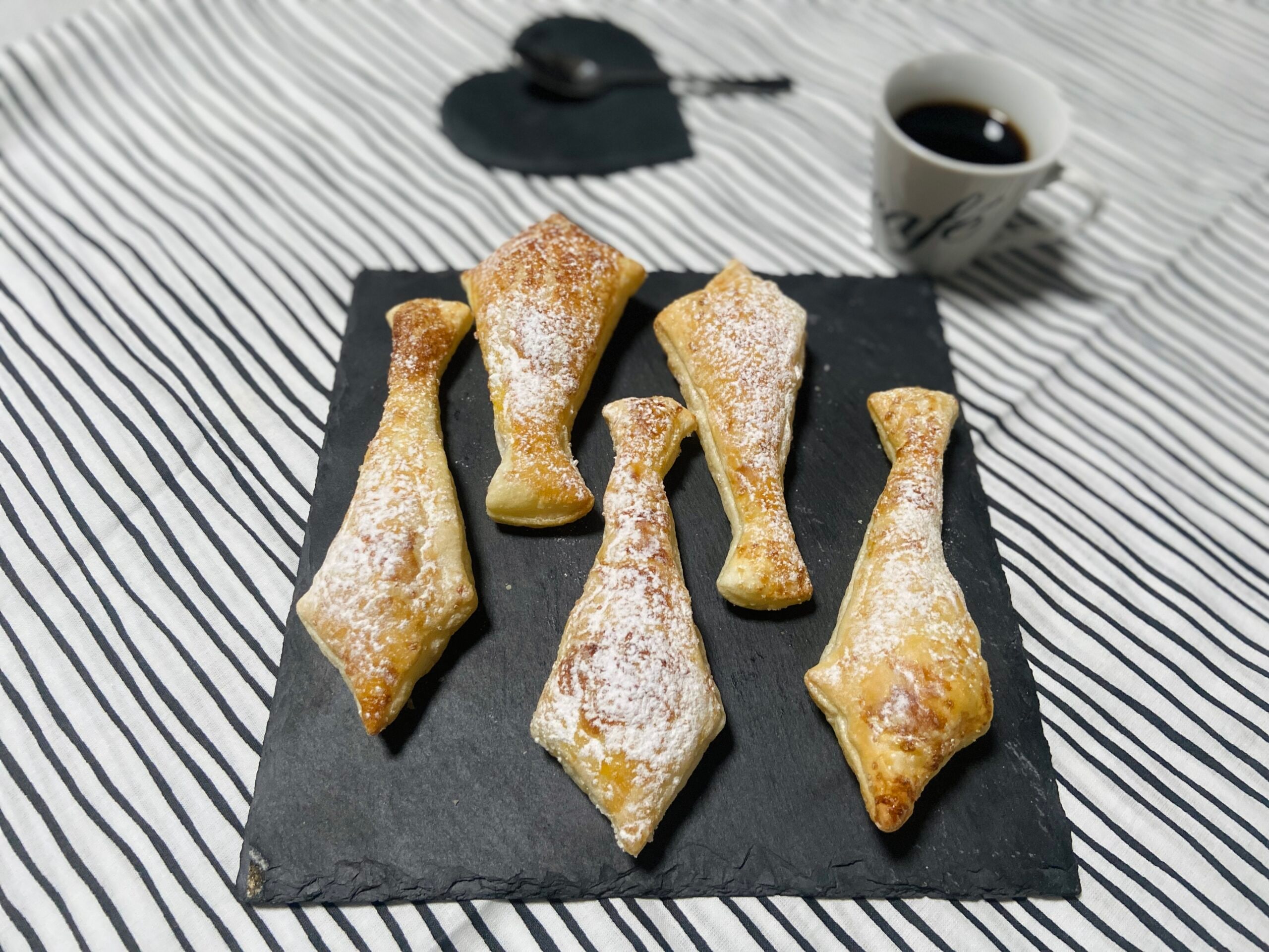 Cravates en pâte feuilletée