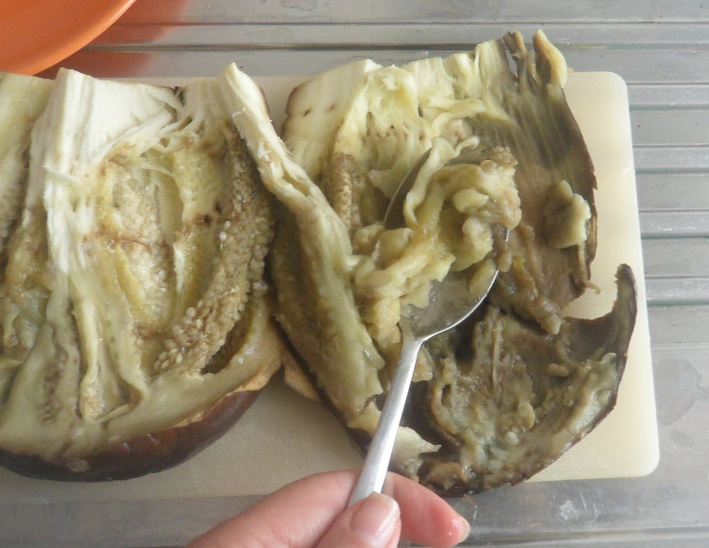 comment cuire les aubergines au micro-ondes entières et avec la peau pour boulettes et sauces le grain de maïs 4 creuser la pulpe