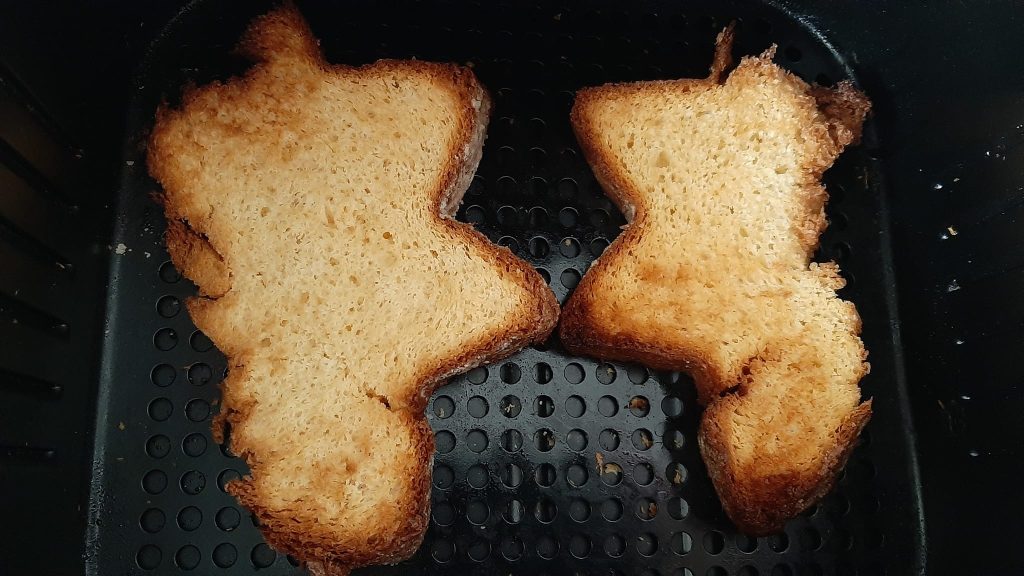 Pandoro grillé avec yaourt et myrtilles