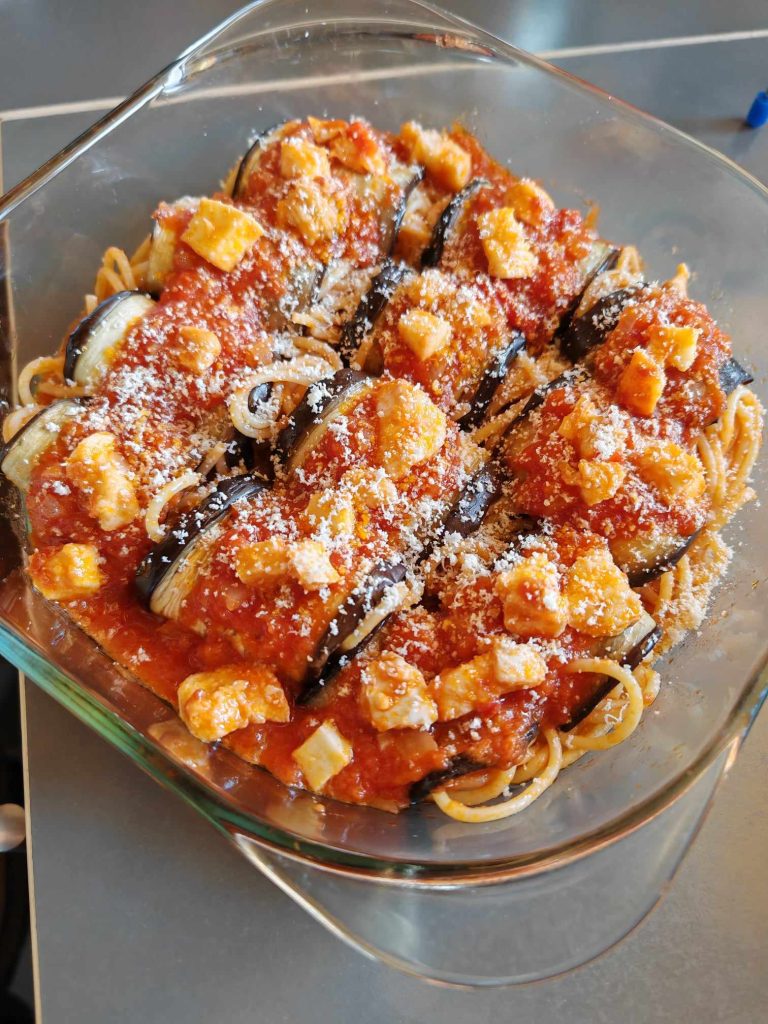 Rouleaux d'aubergines avec spaghetti