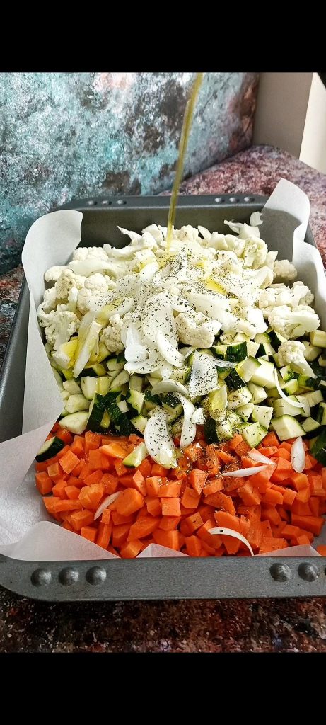 Nous réunissons tous les légumes dans un plat