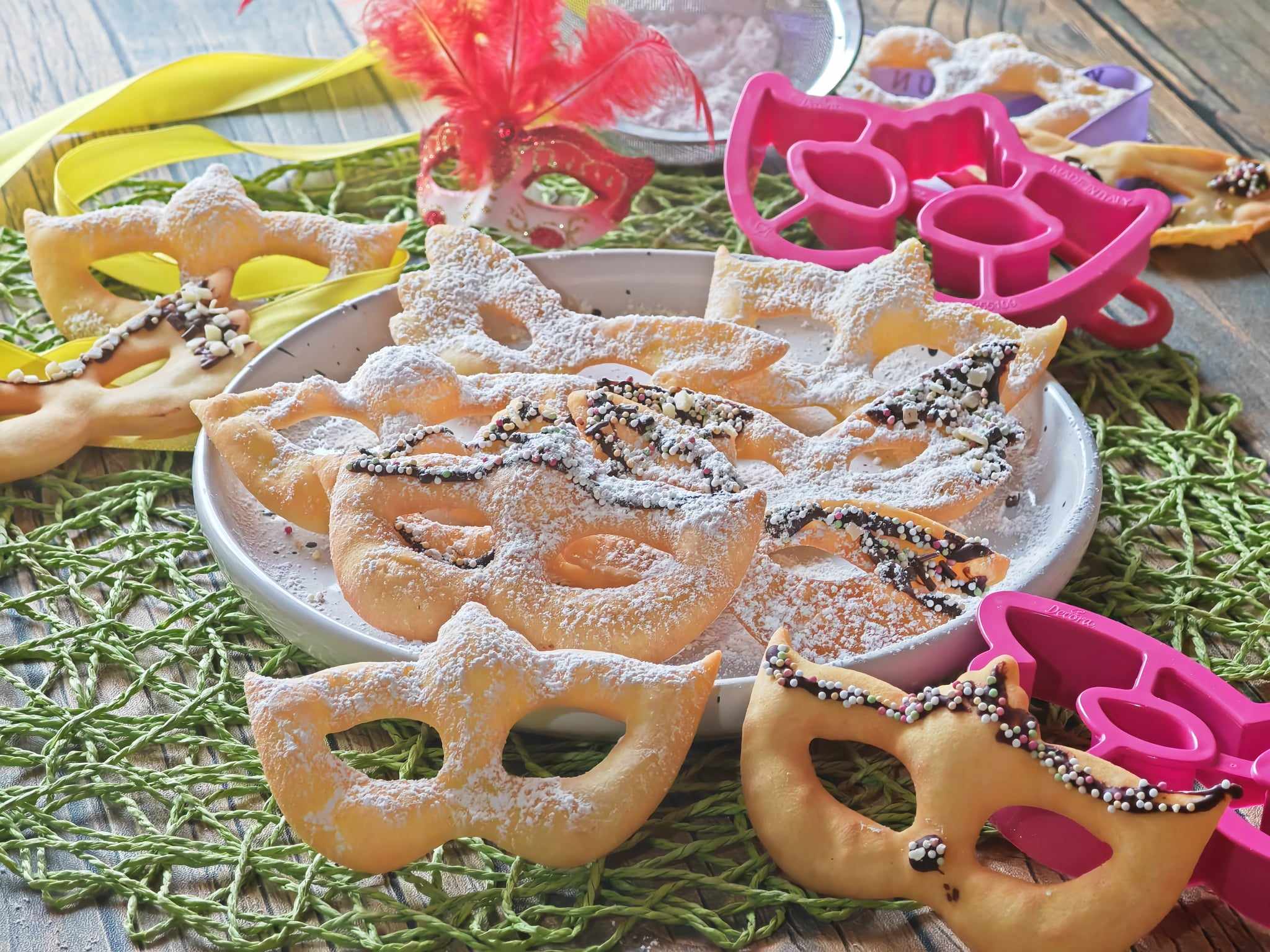 Masques de carnaval en Chiacchiere