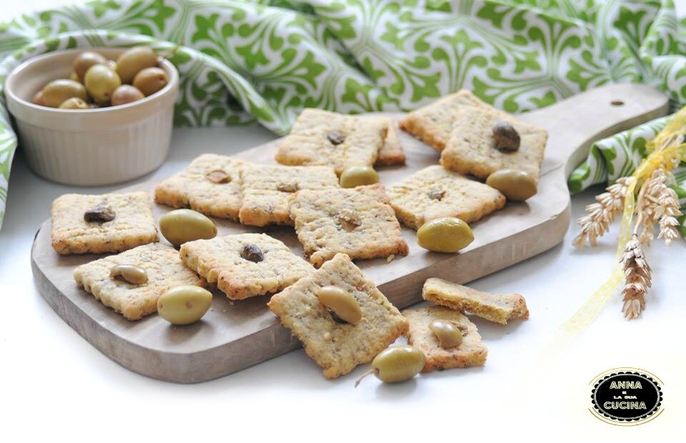 Biscuits salés aux olives et câpres