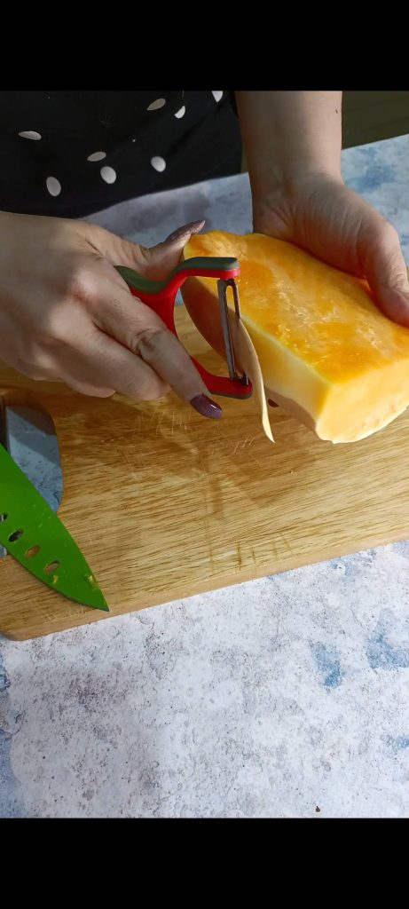 Nous nettoyons la courge