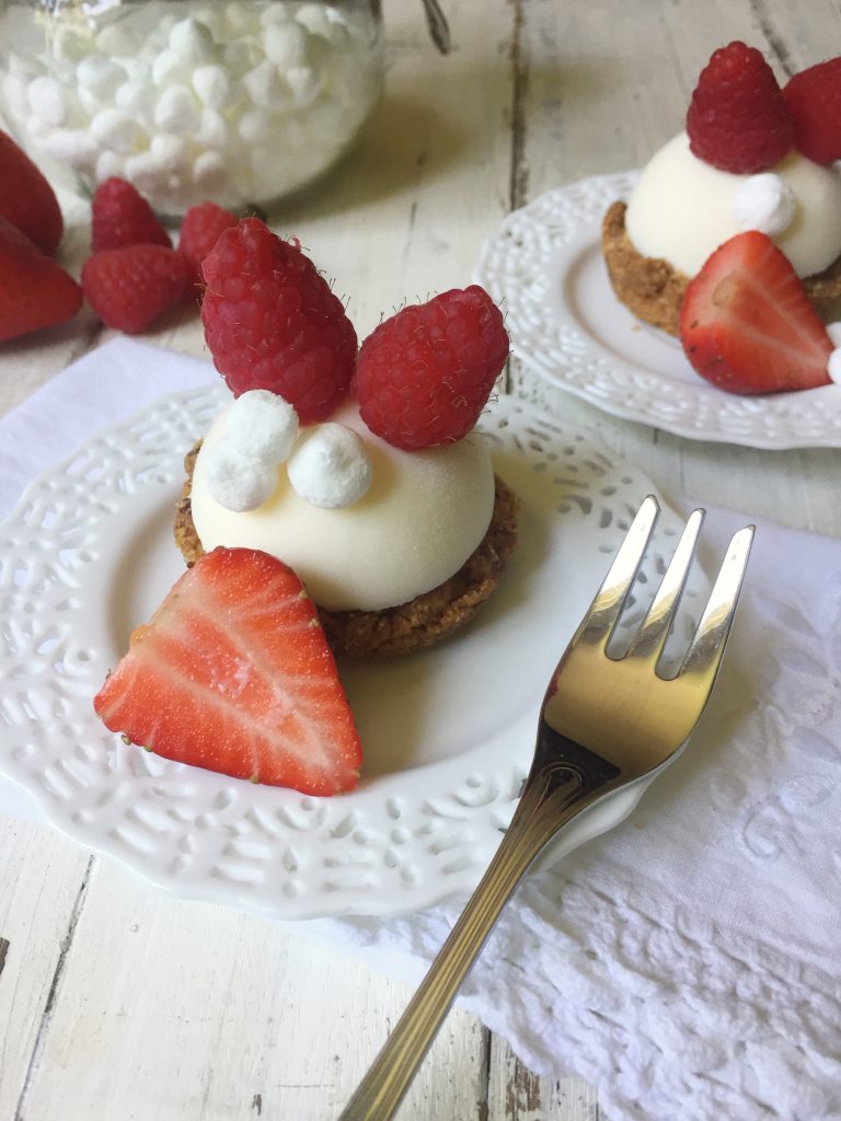 sbrisolona avec panna cotta et fruits rouges