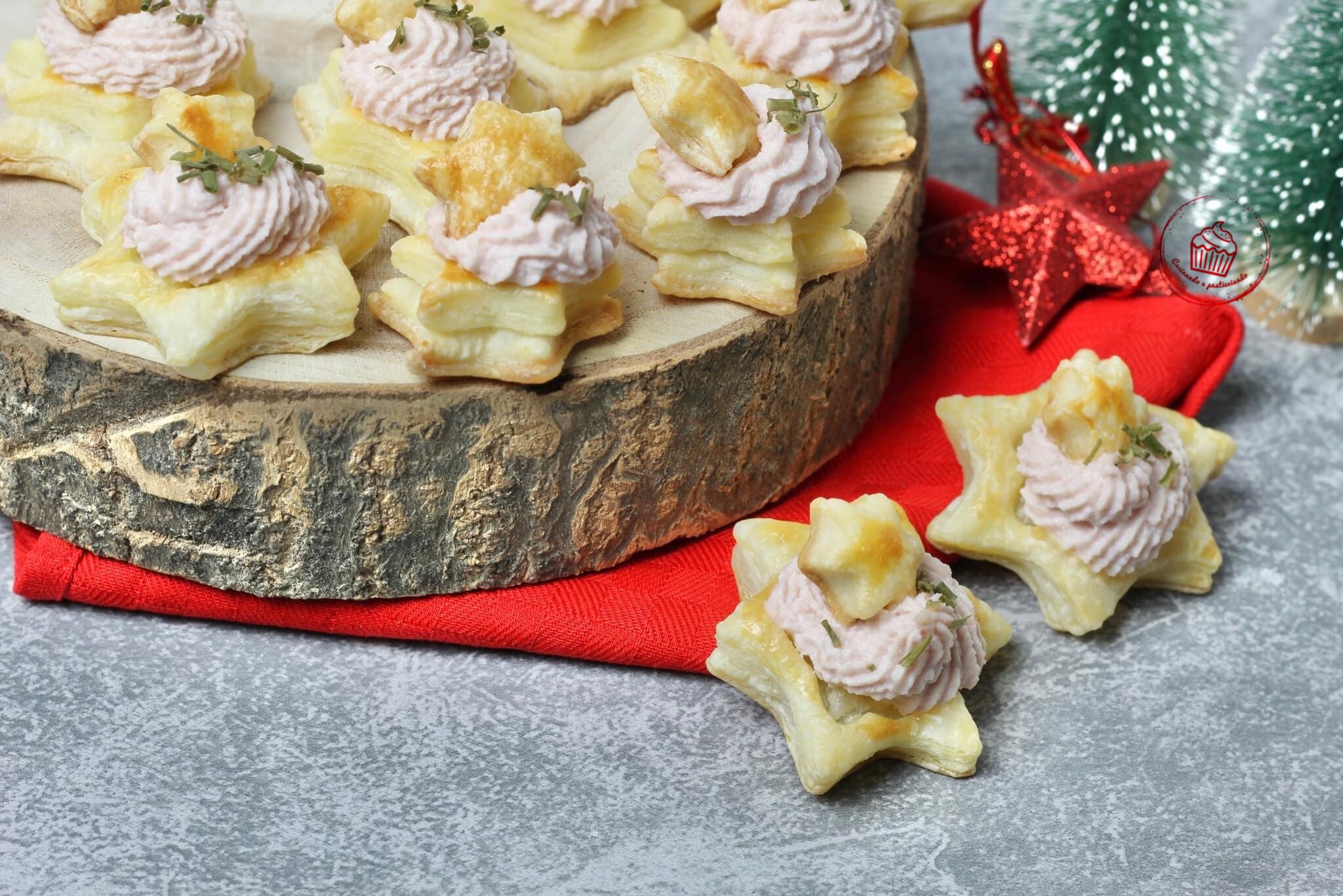 Étoiles de Feuilleté avec mousse à la mortadelle