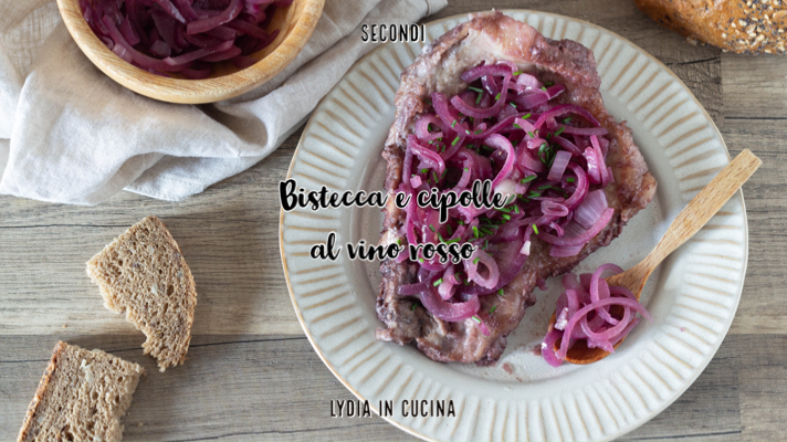 Steak et oignons au vin rouge