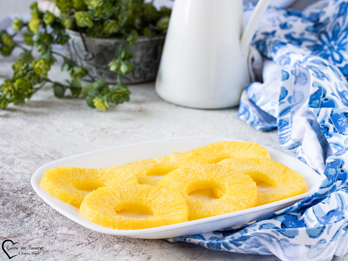 ANANAS AU FOUR