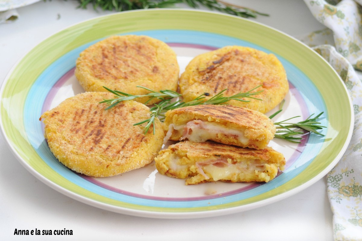 Médaillons de pommes de terre farcis et cuits à la poêle