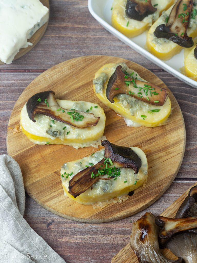 Apéritif de polenta, champignons et gorgonzola