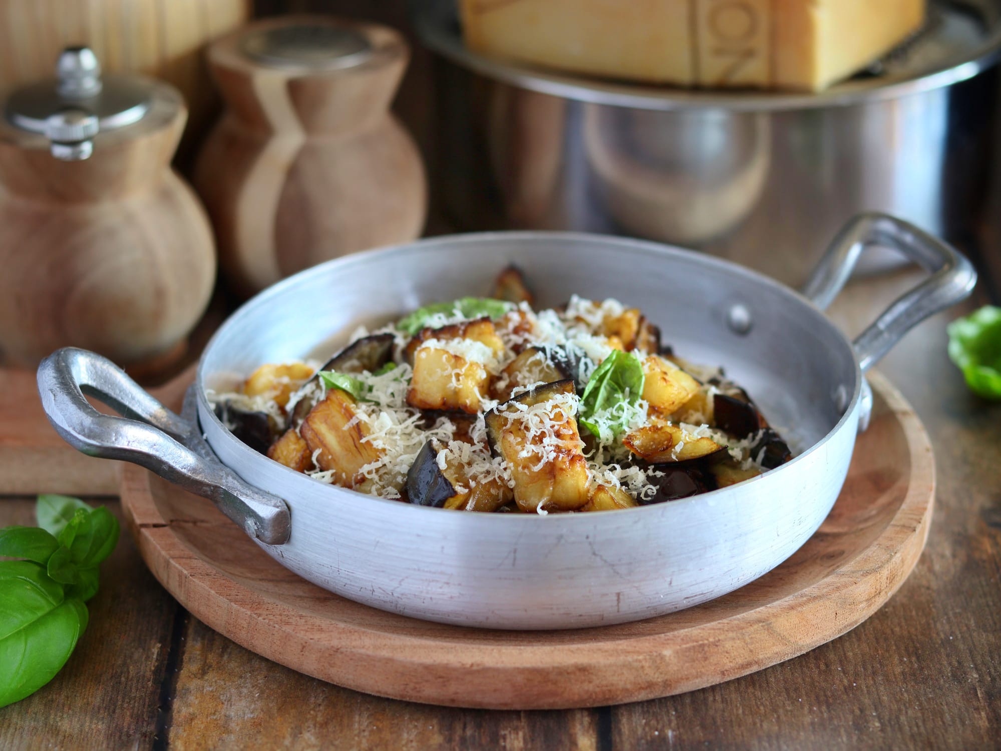 Aubergines à la poêle en blanc
