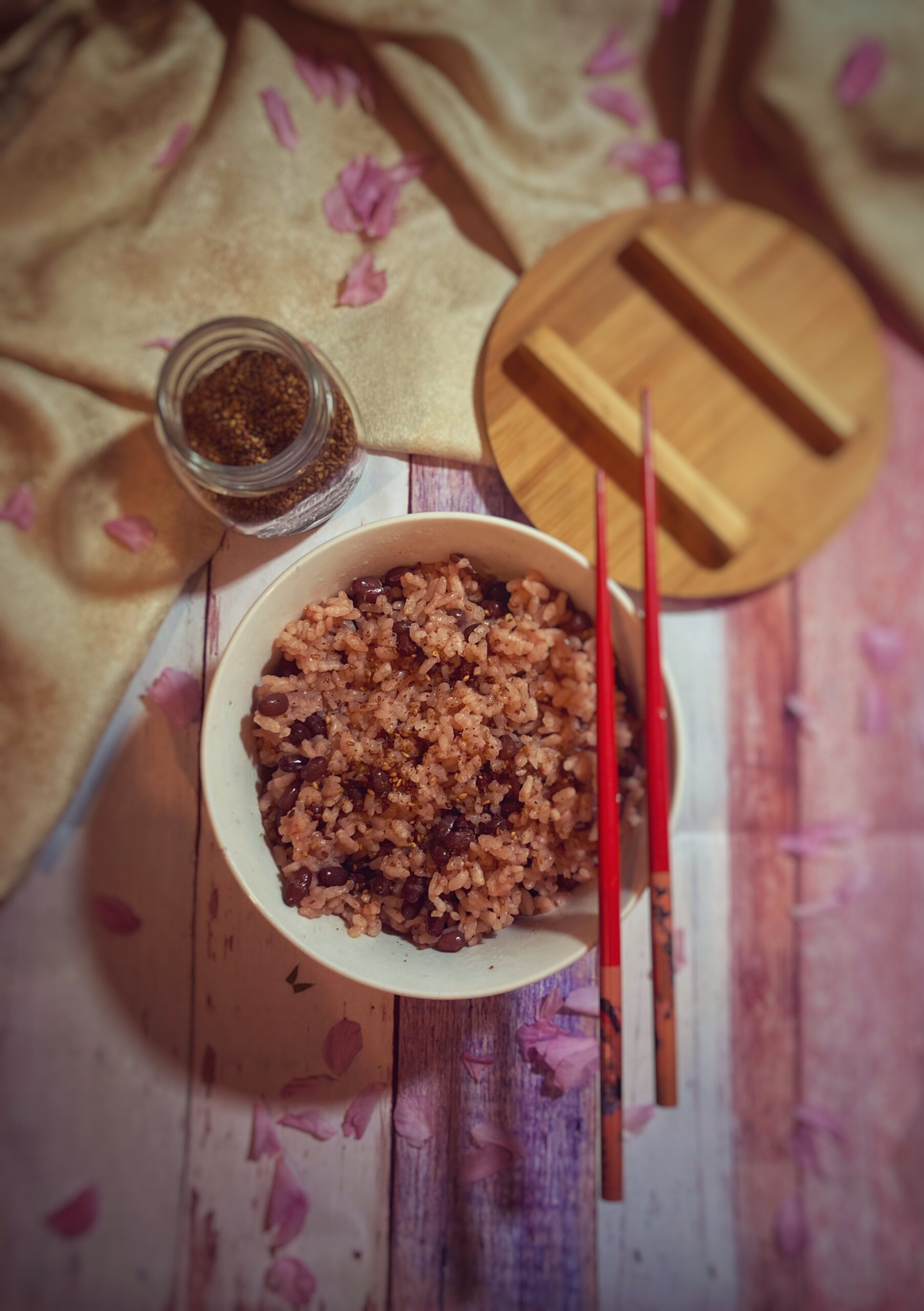 Osekihan avec gomashio à la spiruline (Japon)