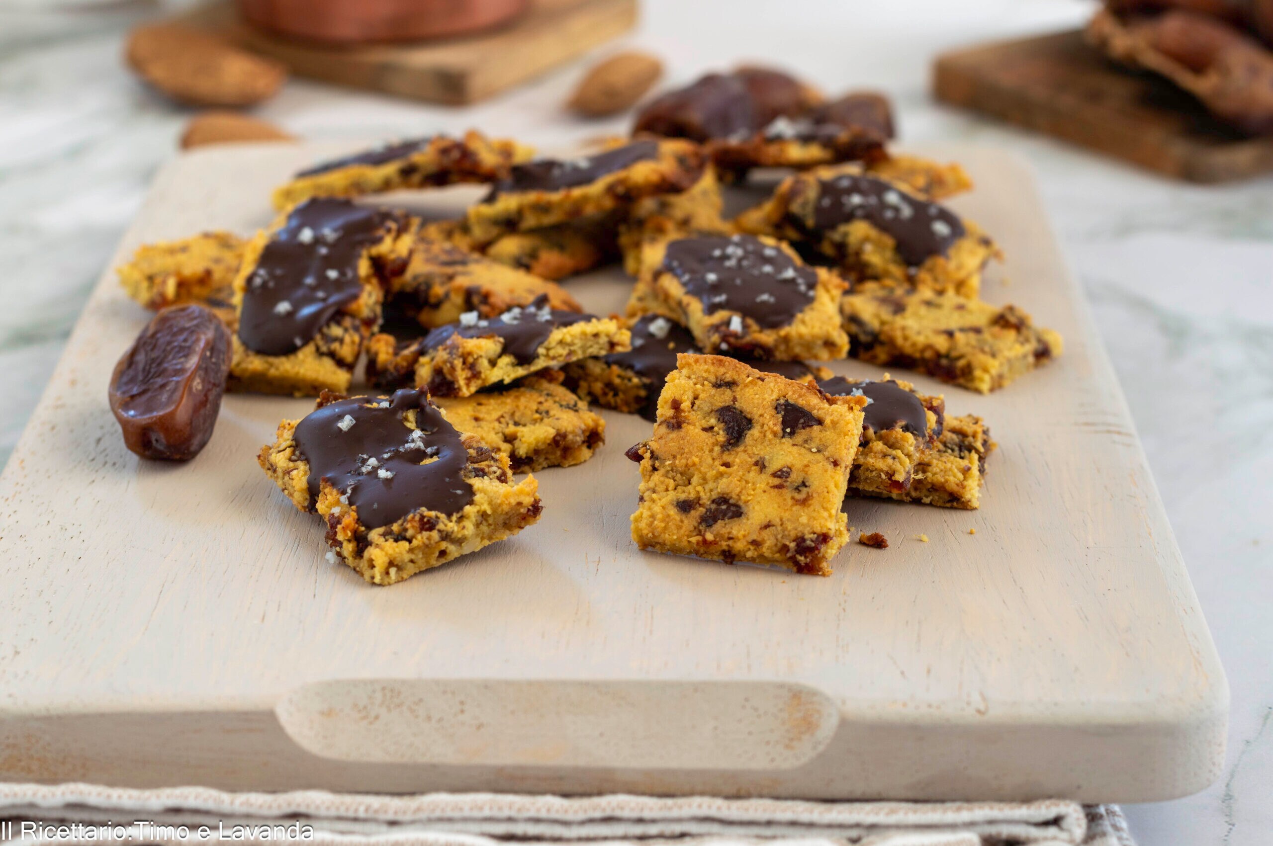 Biscuits aux amandes et dattes