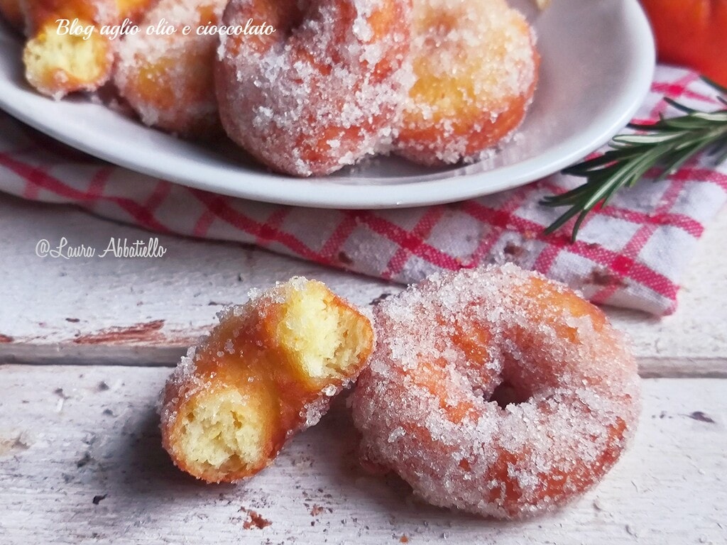 beignets frits très moelleux avec pommes de terre et ricotta, le dessert frit le plus gourmand dodus et super gourmands avec un petit truc restent très moelleux même le lendemain