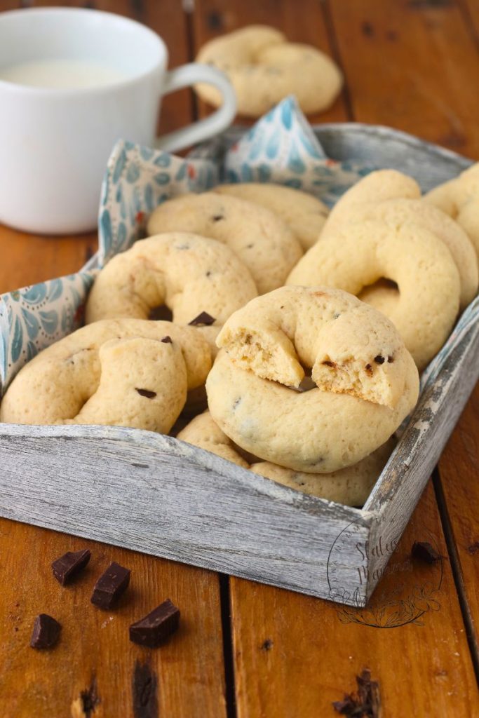 Biscuits Rustiques Moelleux : Un Doux Câlin de Crème et Chocolat