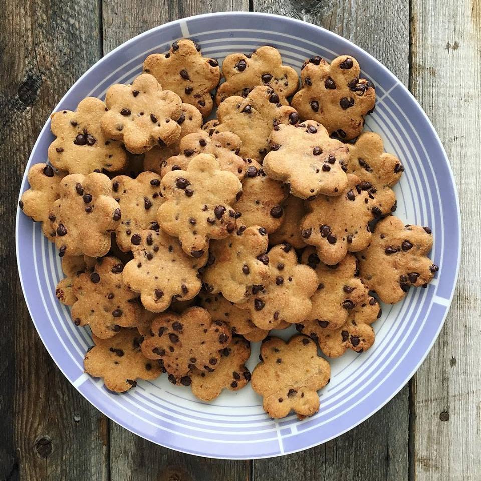 Biscuits complets sans sucre au chocolat noir ou cookies