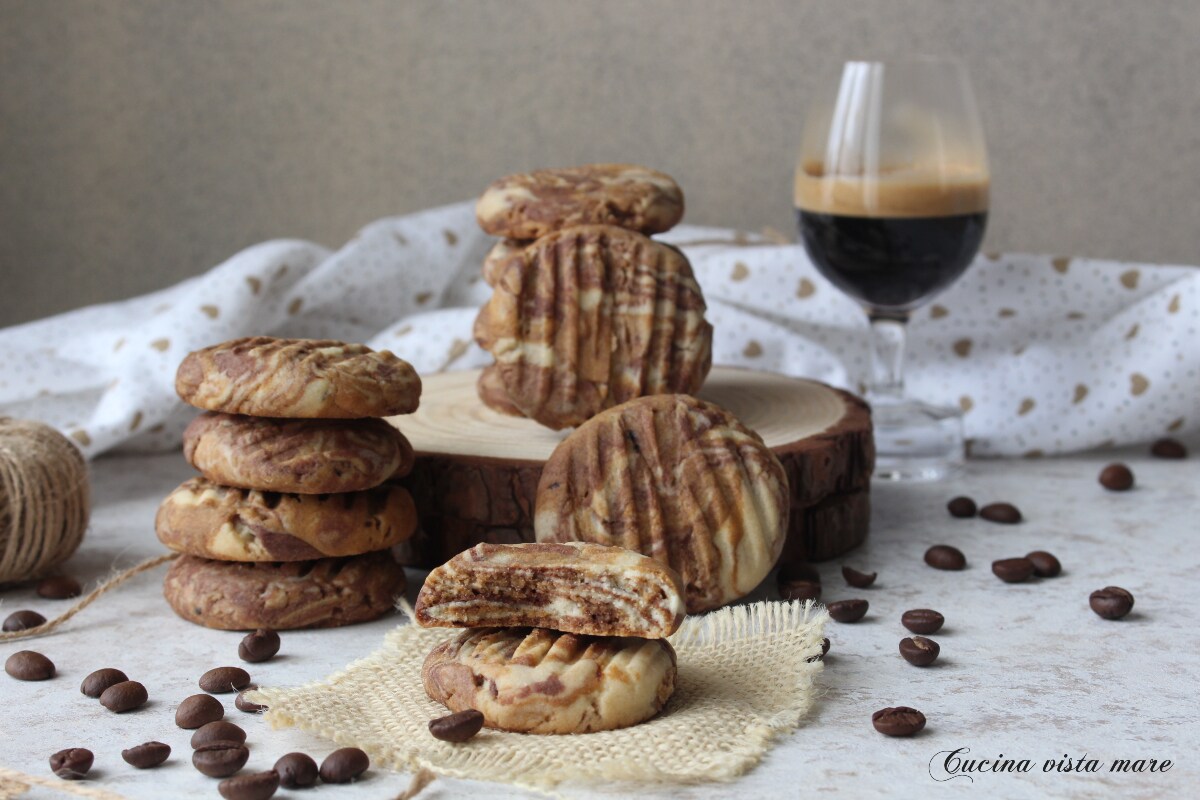 Biscuits marbrés au café