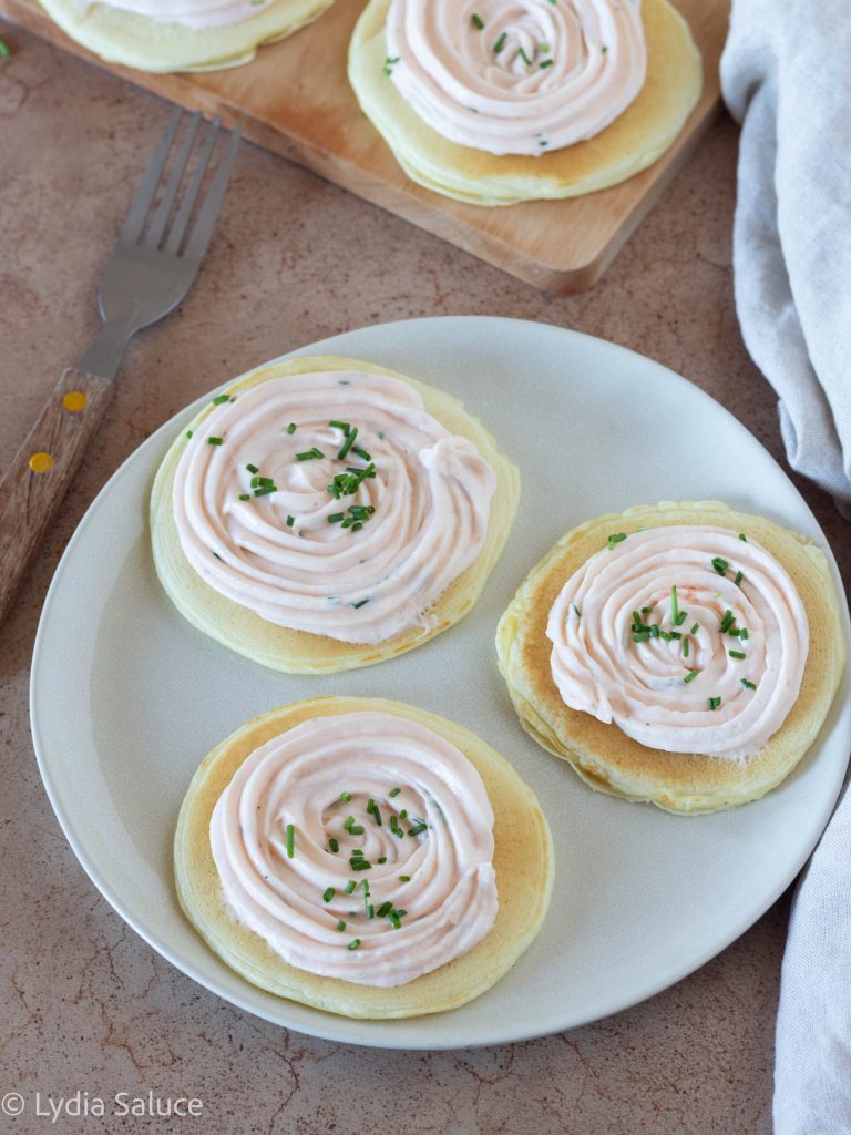 Blinis au saumon et fromage frais