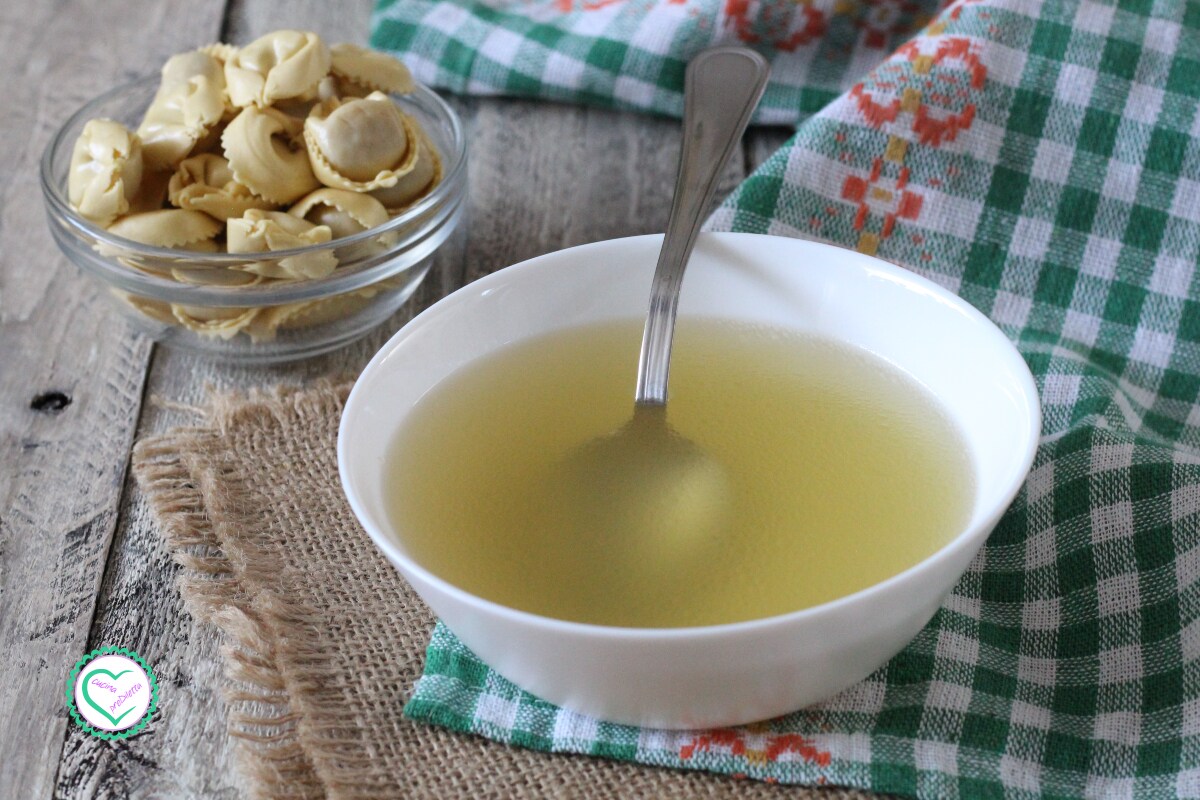 Bouillon de viande mixte (bœuf et poulet)