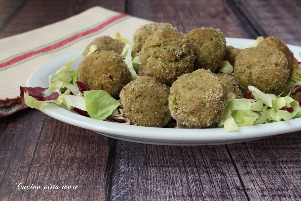 Boulettes de poulet et brocolis Cuisine vue sur mer