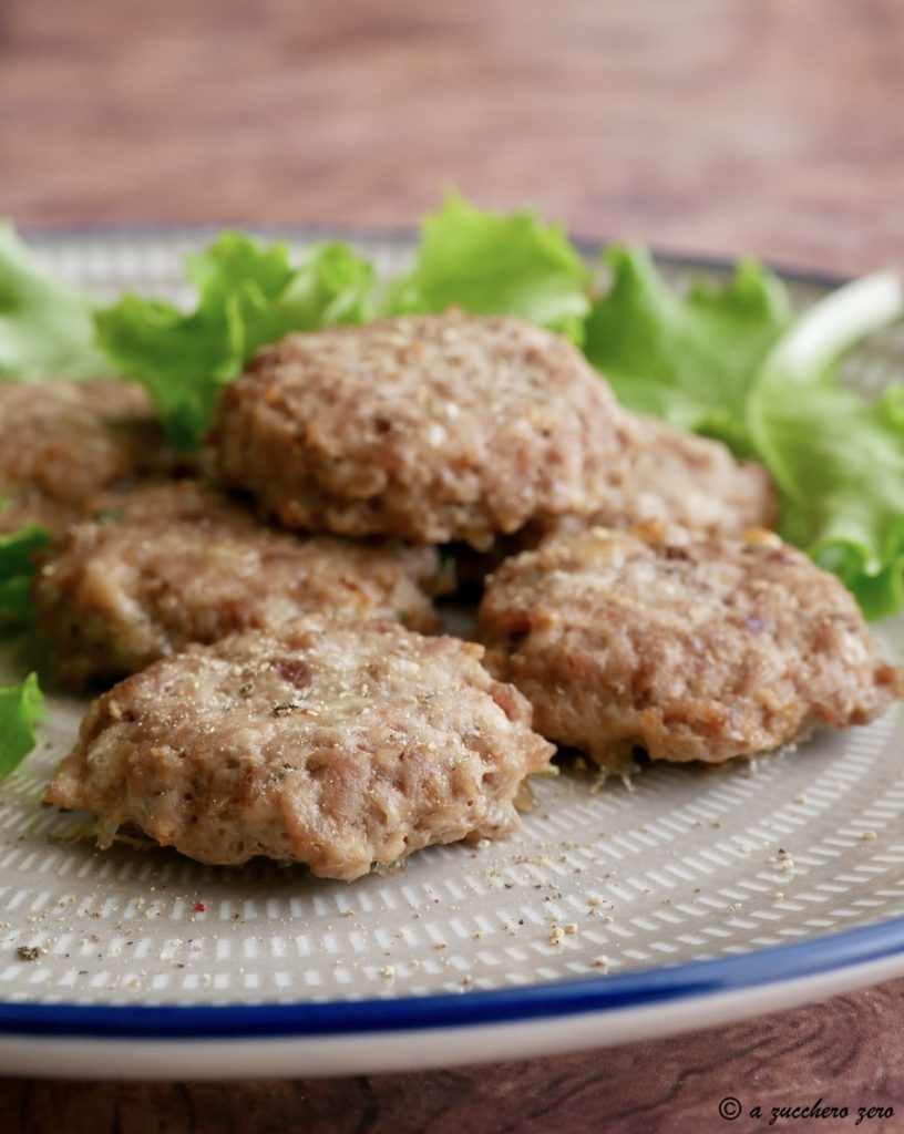 Boulettes de viande et aubergine douces et légères sans œufs