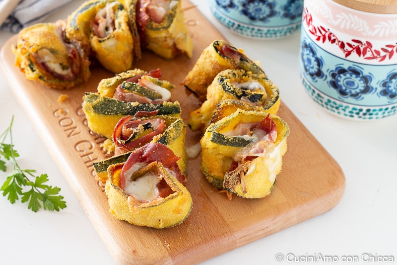 Brochettes de courgettes avec jambon cru
