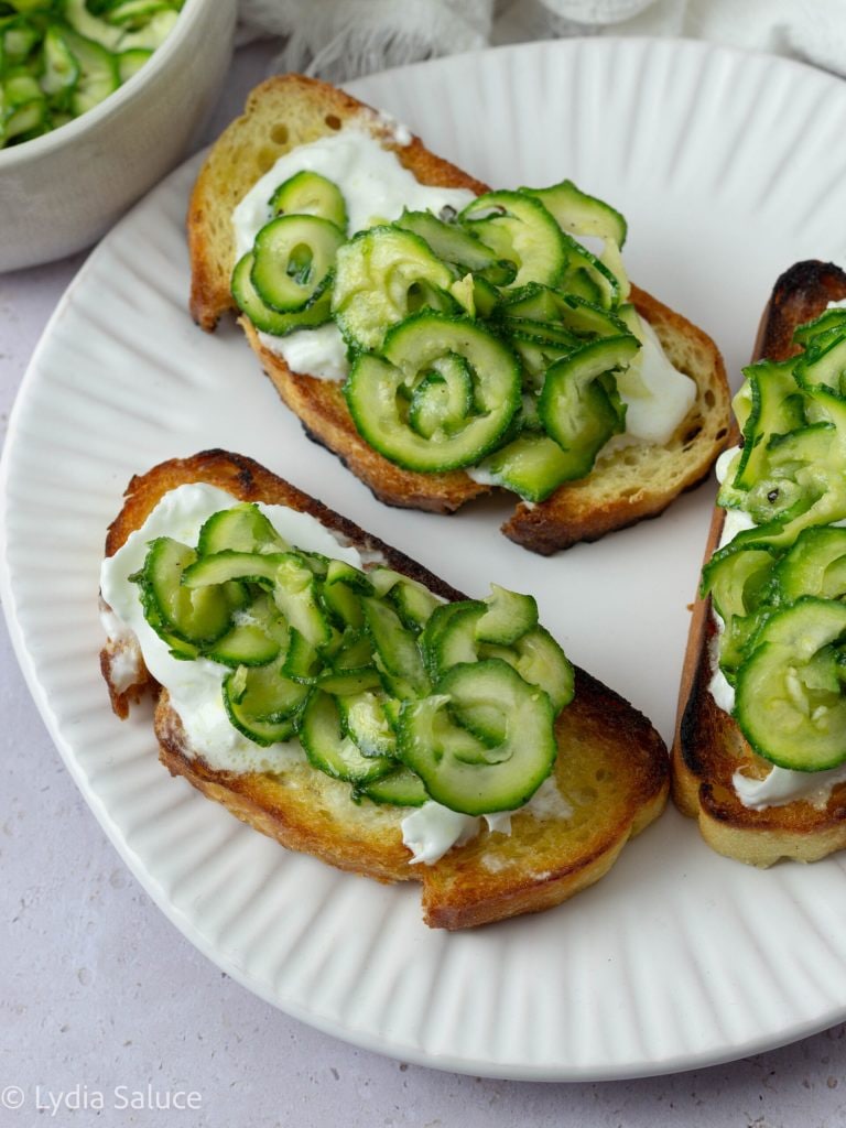 Bruschettas aux courgettes et burrata