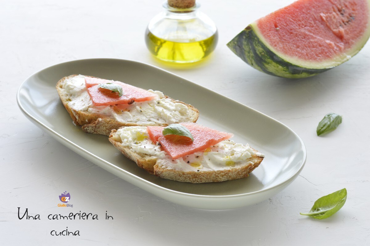 Bruschetta au fromage et pastèque