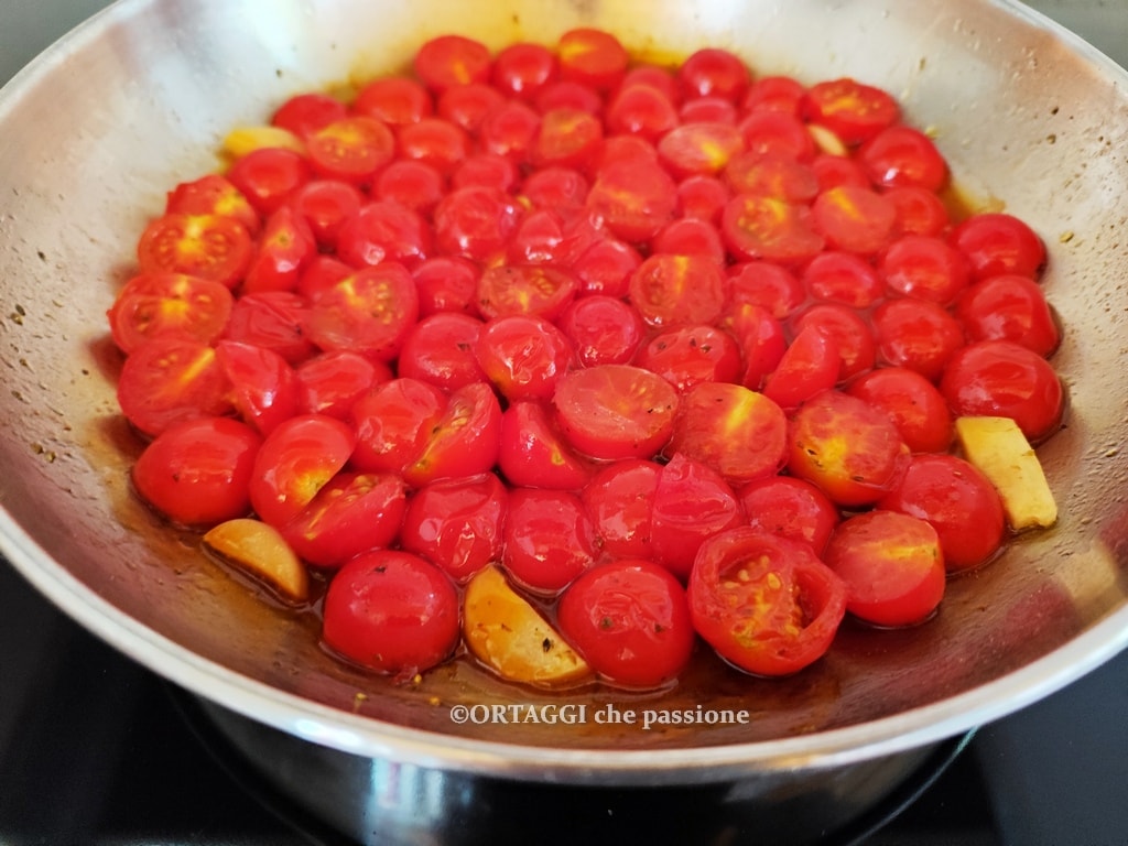 tomates cerises confites à la poêle sans sucre