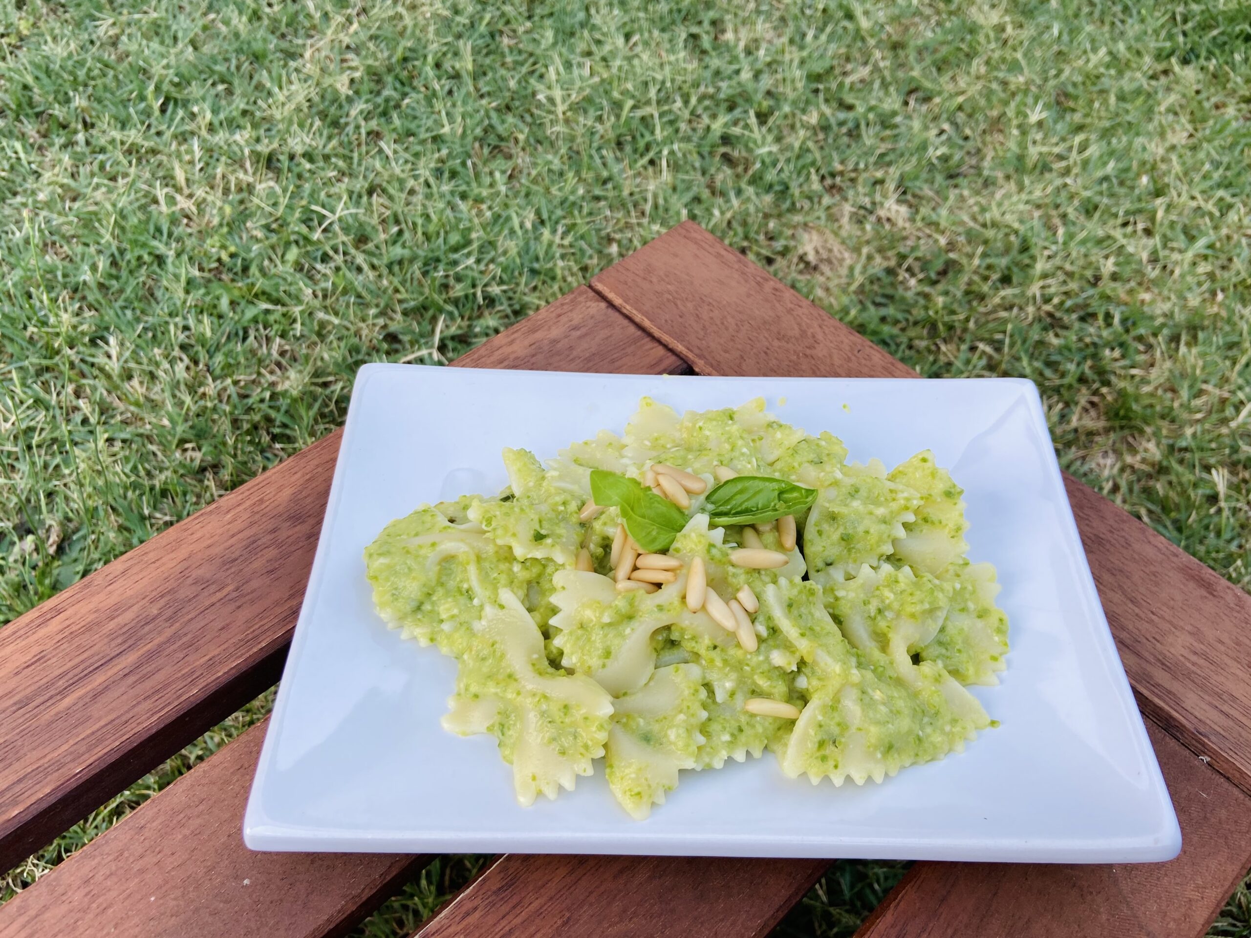 Farfalle au pesto de courgettes