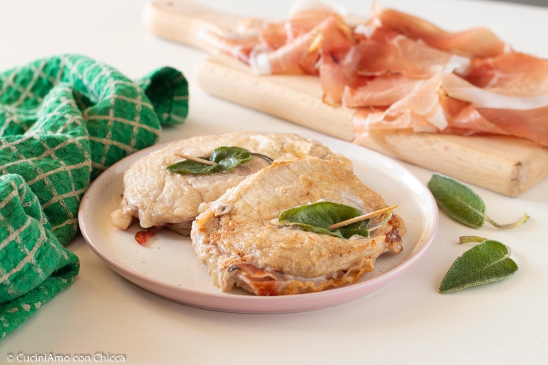 CÔTELETTES AVEC SPECK ET FROMAGE