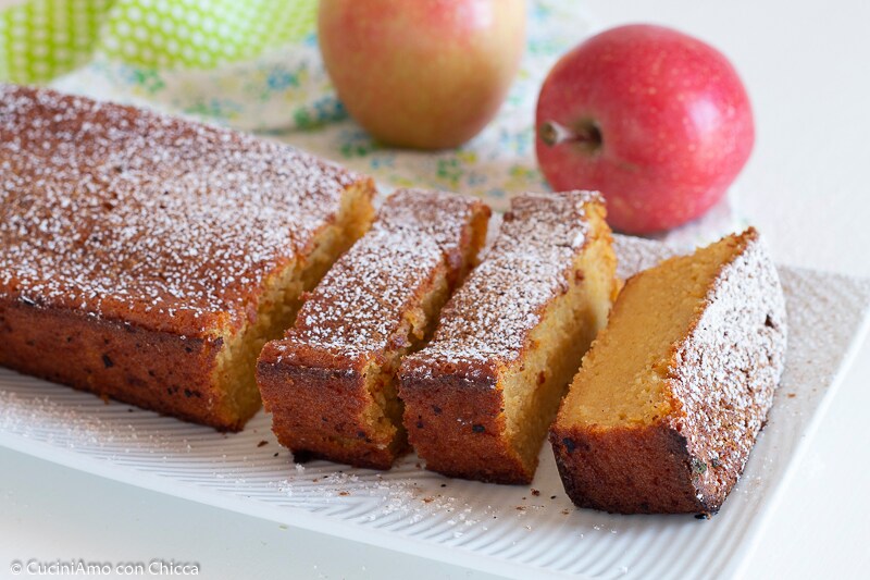 Cake aux pommes mixées, douceur paradisiaque